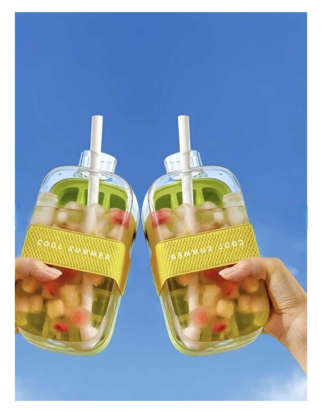 2-in-1 Foldable Ice Cube Tray 🧊 with Storage Box & Reusable Straw ❄️